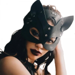 Mascara gatita simil cuero